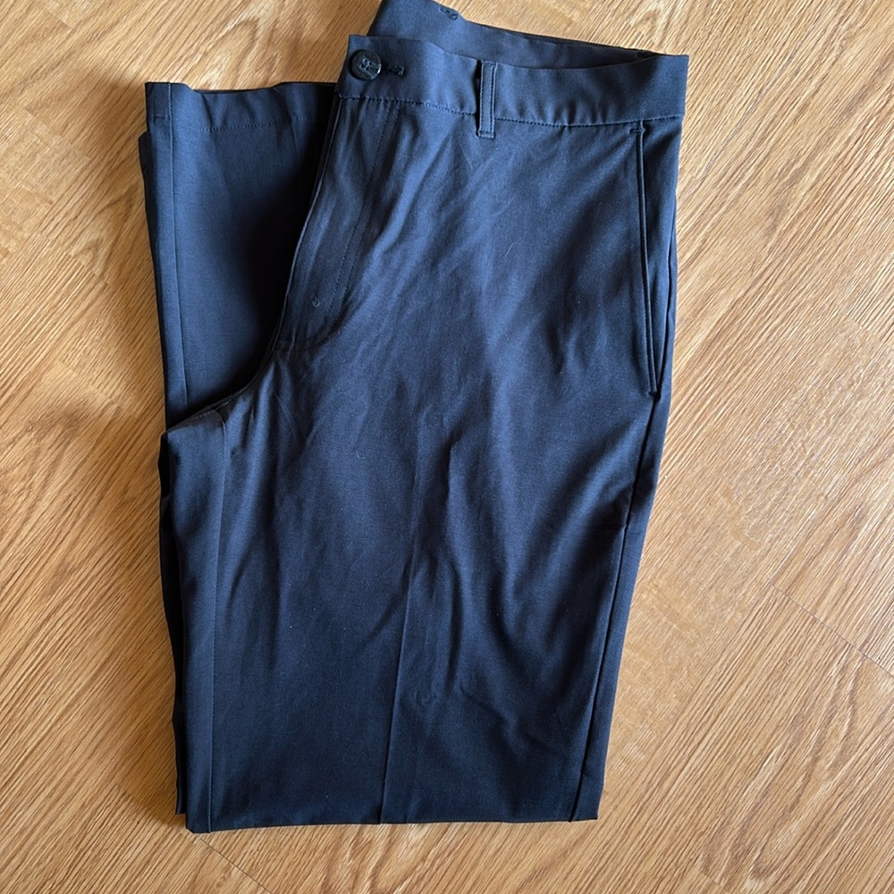 Men’s Callaway Golf Pants 34x30. Black front & back pockets